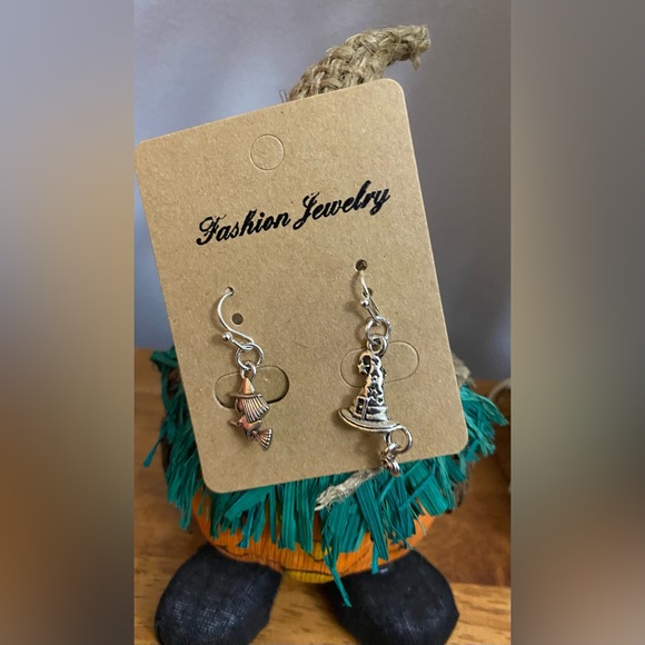 Halloween earrings NEW Price is FIRM! - Picture 3 of 3